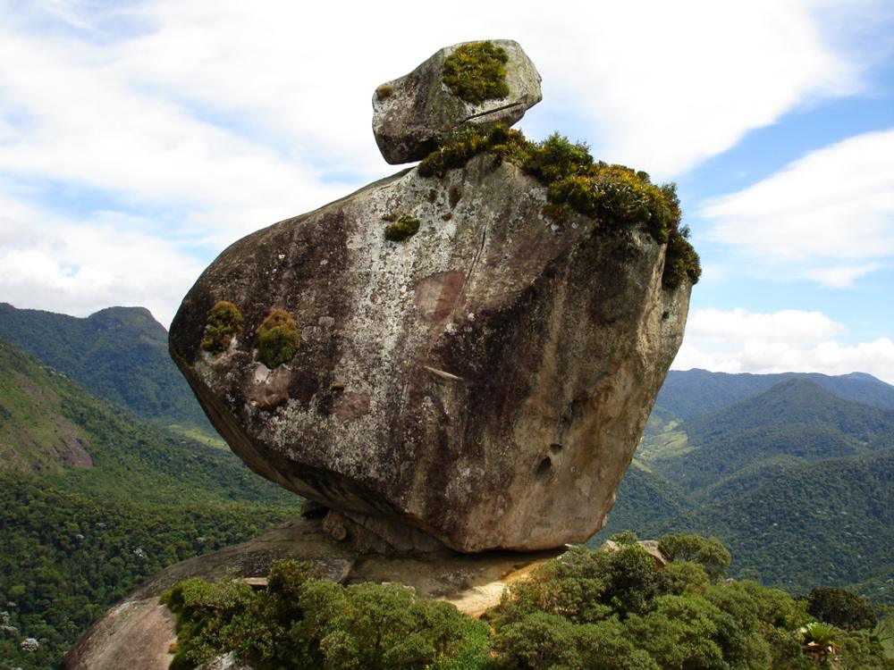 Pedra do Peito do Pombo, serra de Macaé